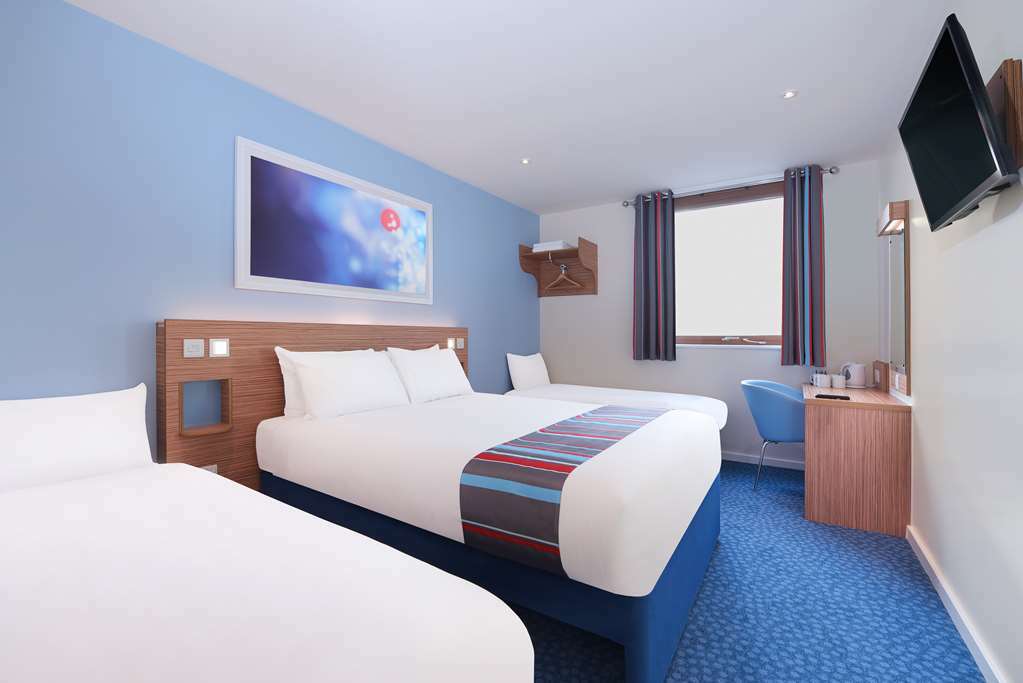 Travelodge Glasgow Airport Hotel Room photo